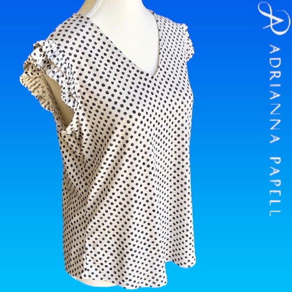 Black and White Ruffled Relaxed Blouse - Picture 3 of 11